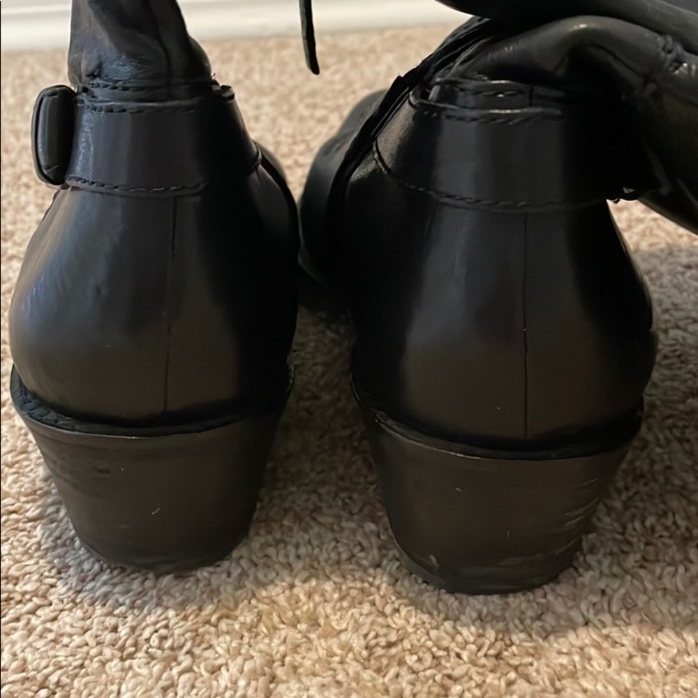 Boots - Picture 5 of 5